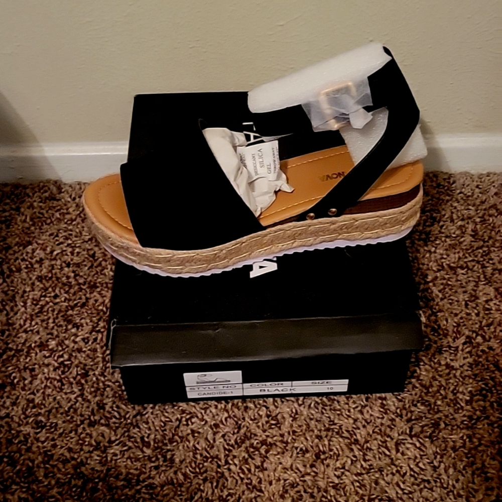 Fashion Nova platform sandals